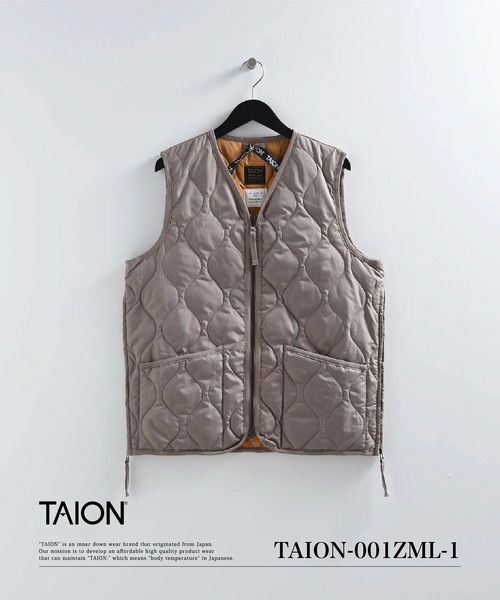TAION（タイオン）の「【TAION(タイオン)】〈ユニセックス〉ミリタリー Vネックジップ ダウンベスト（ダウンベスト・メンズ・ブラック/ダークネイビー/チャコールグレー/ダークグリーン系5/ダークオリーブ/ブラウン系その他5/オリーブ/チョコ・L/M/S/XS/2XL/XL）」の4枚目の写真