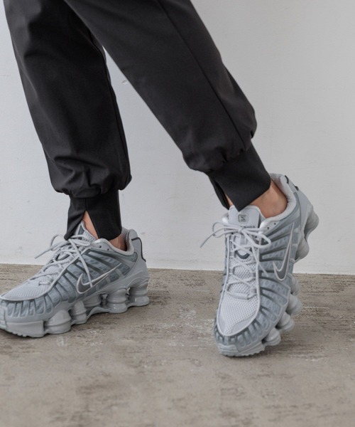 NIKE(ナイキ)の「【HEREIAM】NIKE(ナイキ)/Shox TL(スニーカー・レディース・ブラック/グレー・24.0cm/25.0cm/26.0cm/27.0cm/28.0cm)」の9枚目の写真