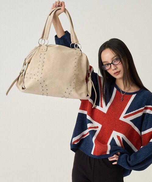 WHO'S WHO gallery（フーズフーギャラリー）の「【WEB限定】STUDDED FAUX LEATHER BOSTON BAG（ボストンバッグ・レディース・アイボリー/ブラック/ダークブラウン/サックスブルー・FREE）」の9枚目の写真