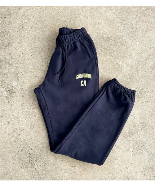 STAFF ONLY(スタッフオンリー)の「CA SWEATPANTS (NAVY)(スウェットパンツ・メンズ・その他・LARGE)」の1枚目の写真