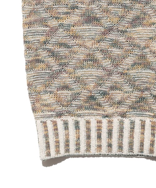 BEAMS PLUS（ビームスプラス）の「V-Neck Vest "KASURI" Jacquard（ニット/セーター・メンズ・イエロー/ベージュ/ネイビー・X-LARGE/LARGE/MEDIUM/SMALL）」の7枚目の写真