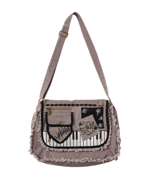 youthbath(ユースバース)の「Damage Washed Cross Bag_Charcoal(メッセンジャーバッグ・レディース・その他・OS)」の1枚目の写真