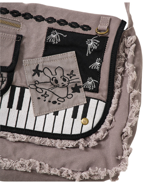 youthbath(ユースバース)の「Damage Washed Cross Bag_Charcoal(メッセンジャーバッグ・レディース・その他・OS)」の4枚目の写真