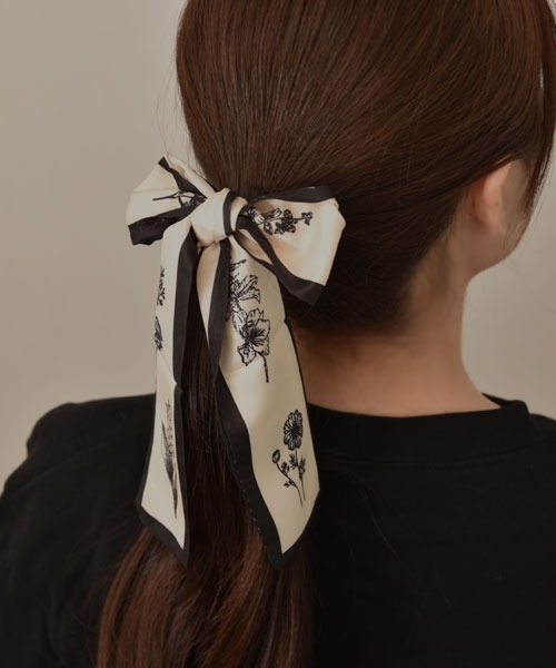 TONE SELECT GOODS（トーンセレクトグッズ）の「【resonance】花柄 モノトーン スカーフリボン【マルチウェイ/ロングタイプ】（バンダナ/スカーフ・レディース・その他・FREE）」の5枚目の写真