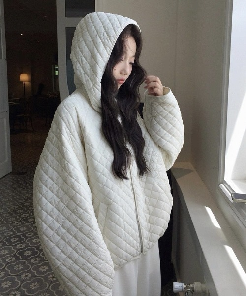 LAC-VERT（ラック・ヴェール）の「キルティングフーディーブルゾン（ブルゾン・レディース・ブラック/ブルー/オフホワイト・FREE）」の5枚目の写真