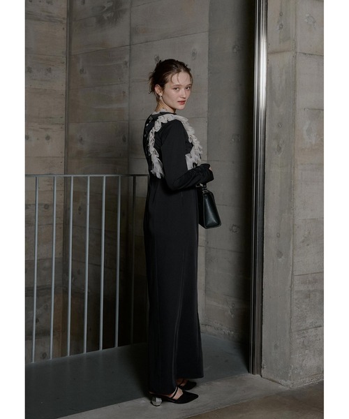 LE'RURE(リルアー)の「Shoulder frill I line dress(ドレス・レディース・ブラウン/ブラック・SMALL/MEDIUM/TALL)」の5枚目の写真