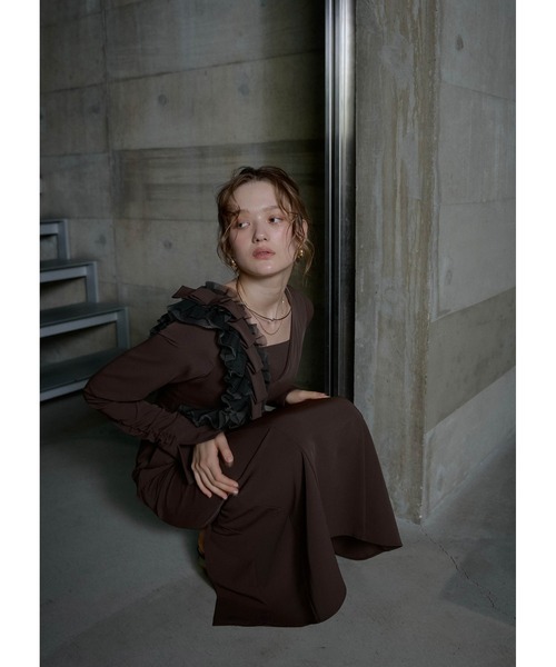 LE'RURE(リルアー)の「Shoulder frill I line dress(ドレス・レディース・ブラウン/ブラック・SMALL/MEDIUM/TALL)」の14枚目の写真