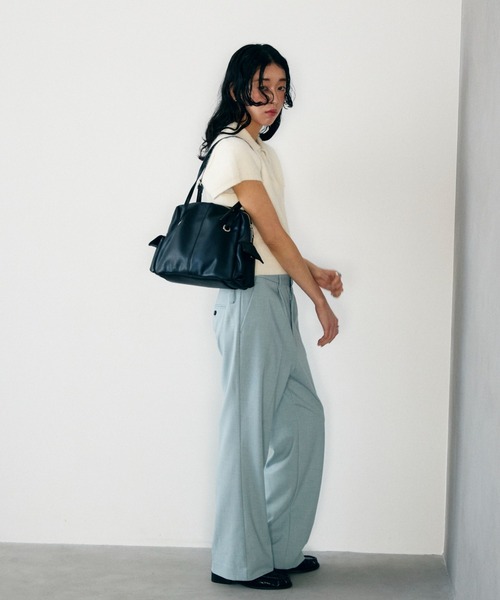 Lutim by u(ルチバイユー)の「サイドポケットダブルハンドルボストンバッグ(ボストンバッグ・レディース・ブラウン/ブラック・FREE)」の16枚目の写真