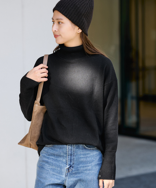 FRAMeWORK（フレームワーク）の「≪追加≫ハトメ付き天竺タートルネック（ニット/セーター・レディース・ブラック/チャコールグレー/レッド・FREE）」の12枚目の写真