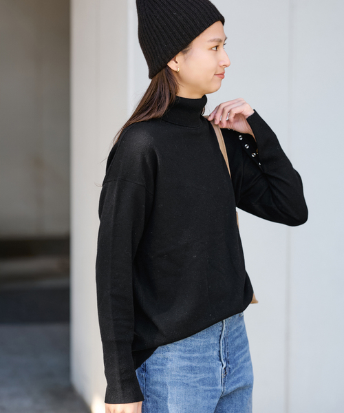 FRAMeWORK（フレームワーク）の「≪追加≫ハトメ付き天竺タートルネック（ニット/セーター・レディース・ブラック/チャコールグレー/レッド・FREE）」の14枚目の写真