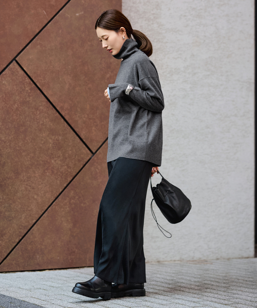 FRAMeWORK（フレームワーク）の「≪追加≫ハトメ付き天竺タートルネック（ニット/セーター・レディース・ブラック/チャコールグレー/レッド・FREE）」の20枚目の写真