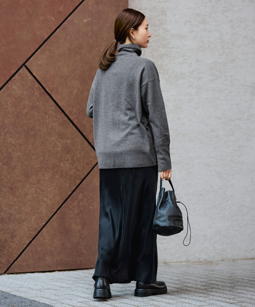 FRAMeWORK（フレームワーク）の「≪追加≫ハトメ付き天竺タートルネック（ニット/セーター・レディース・ブラック/チャコールグレー/レッド・FREE）」の21枚目の写真