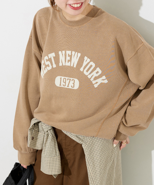 JOURNAL STANDARD relume（ジャーナルスタンダード　レリューム）の「《WEB限定追加2》ヴィンテージライクカレッジロゴスウェット（スウェット・レディース・ベージュ/アイボリー・FREE）」の2枚目の写真