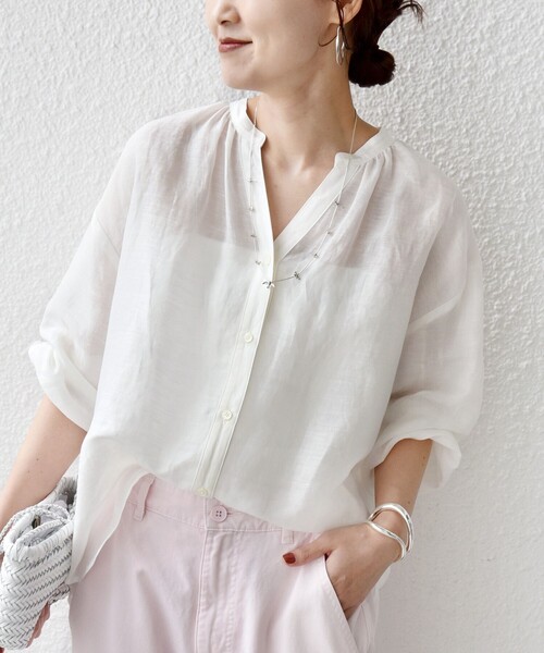 SHIPS（シップス）の「【実力派ベーシック】〈手洗い可能〉IMPERIAL LINEN 混 バンドカラー スキッパー シャツ（シャツ/ブラウス・レディース・ネイビー/ミント/オフホワイト/ブラウン・ONE SIZE）」の2枚目の写真