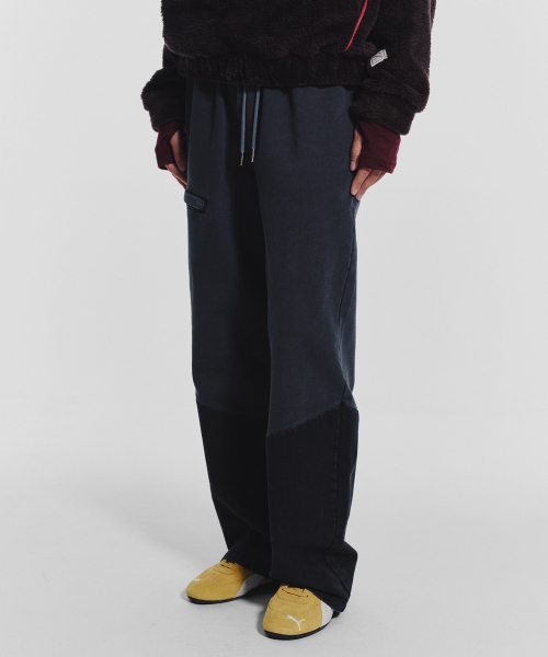 MENASOO(ミナス)の「Pocket Point Cotton Track Pants_Charcoal(その他パンツ・レディース・チャコール・1/2)」の14枚目の写真
