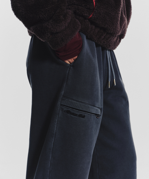 MENASOO(ミナス)の「Pocket Point Cotton Track Pants_Charcoal(その他パンツ・レディース・チャコール・1/2)」の15枚目の写真