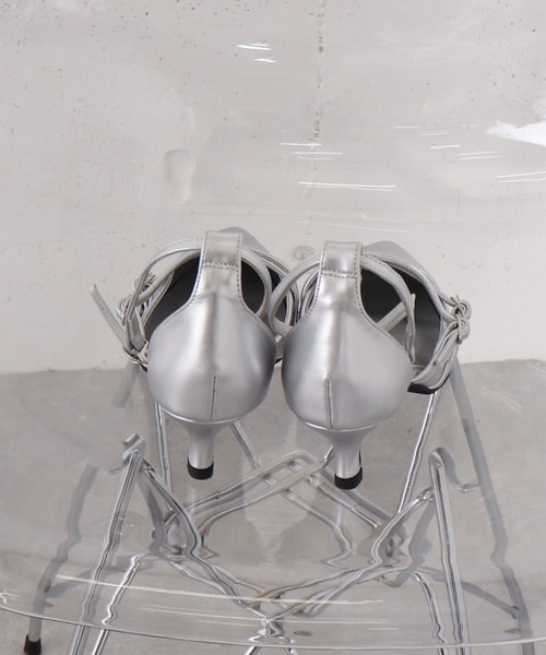 archives(アルシーヴ)の「2ストラップセパレートパンプス(パンプス・レディース・シルバーグレー/アイボリー/ブラック・MEDIUM/LARGE)」の10枚目の写真