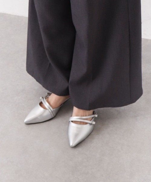 archives(アルシーヴ)の「2ストラップセパレートパンプス(パンプス・レディース・シルバーグレー/アイボリー/ブラック・MEDIUM/LARGE)」の14枚目の写真