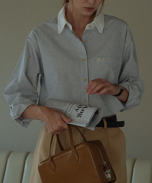 KNOWNBETTER(ノウンベター)の「Coloring collar stripe shirt_Navy(シャツ/ブラウス・レディース・ネイビー・FREE)」の1枚目の写真