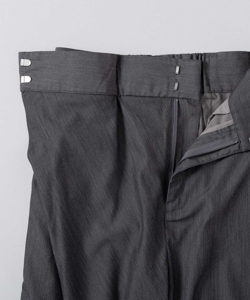 AJUGA.（アジュガ）の「ラップデザイン ツイルパンツ（スラックス・レディース・チャコールグレー/ベージュ・S/M）」の7枚目の写真