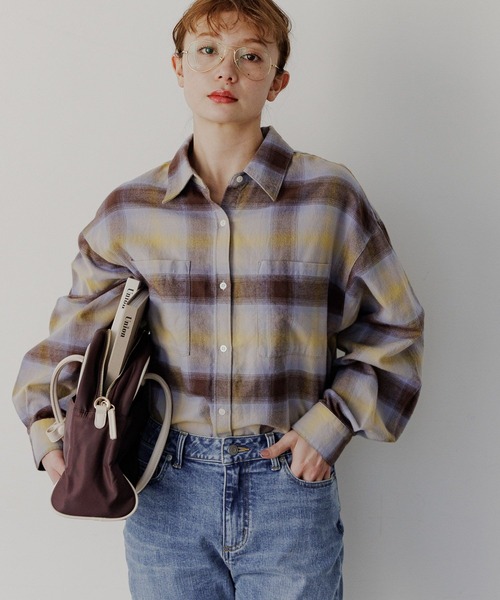 BAYFLOW（ベイフロー）の「Feels FLOWチェックシャツ（シャツ/ブラウス・レディース・イエロー/チャコールグレー/オフホワイト/オレンジ・FREE）」の3枚目の写真