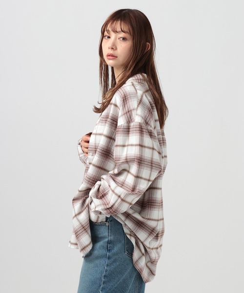 BAYFLOW(ベイフロー)の「Feels FLOWチェックシャツ(シャツ/ブラウス・レディース・イエロー/チャコールグレー/オフホワイト/オレンジ・FREE)」の11枚目の写真