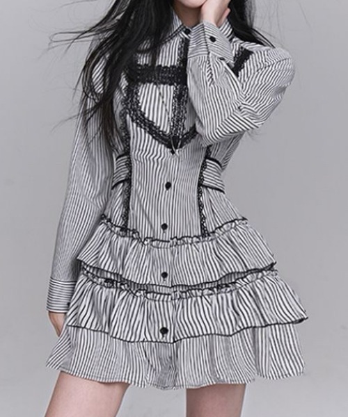 こ*ろ様 Na+H ボーダーフリルワンピース セール】フロントレースデザイン ボーダー柄フリルワンピース