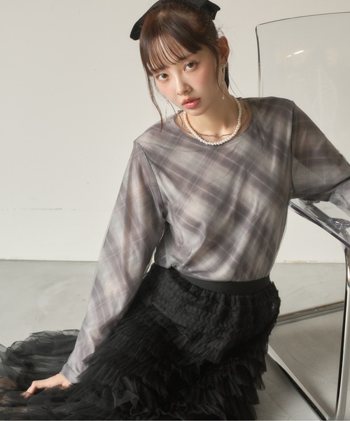 Nadana（ナダナ）の「シアーチェックトップス（Tシャツ/カットソー・レディース・ブラウン/グレー・FREE）」の2枚目の写真