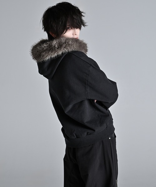 ADRER（アドラー）の「Detachable Fur Short Full-Zip Parkar / デタッチャブルファーショートフルジップパーカー（パーカー・メンズ・ブラック系1/ブラック・XS/L/M/S）」の21枚目の写真