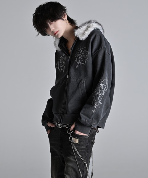 ADRER（アドラー）の「Detachable Fur Short Full-Zip Parkar / デタッチャブルファーショートフルジップパーカー（パーカー・メンズ・ブラック系1/ブラック・XS/L/M/S）」の13枚目の写真