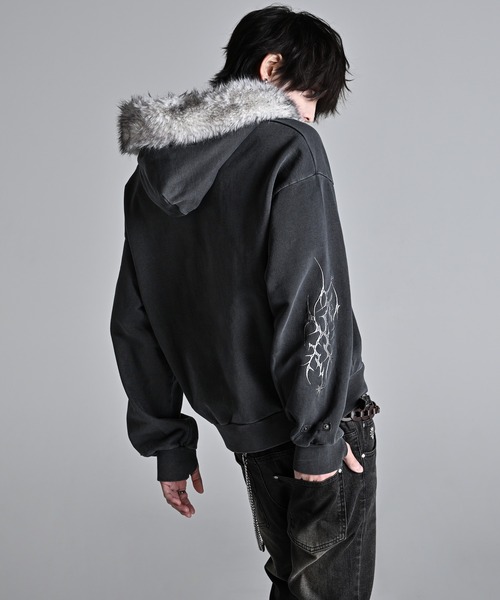 ADRER（アドラー）の「Detachable Fur Short Full-Zip Parkar / デタッチャブルファーショートフルジップパーカー（パーカー・メンズ・ブラック系1/ブラック・XS/L/M/S）」の14枚目の写真
