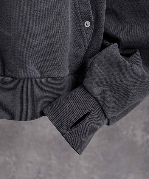 ADRER（アドラー）の「Detachable Fur Short Full-Zip Parkar / デタッチャブルファーショートフルジップパーカー（パーカー・メンズ・ブラック系1/ブラック・XS/L/M/S）」の9枚目の写真