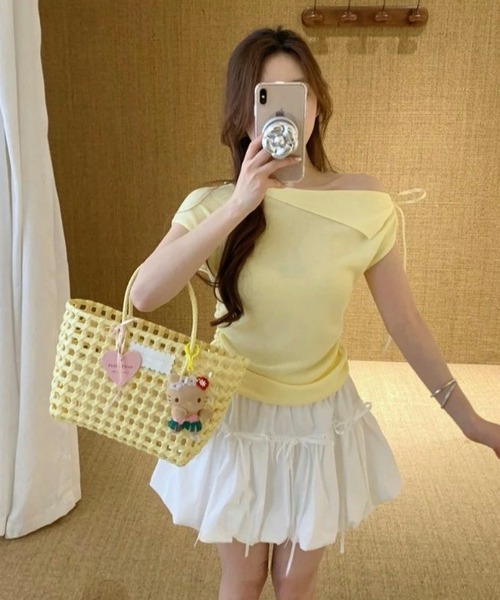 NANEA(ナネア)の「サイドギャザーワイドネックノースリーブニットトップス(Tシャツ/カットソー・レディース・ホワイト/サックスブルー/ブラック/イエロー・SMALL)」の9枚目の写真