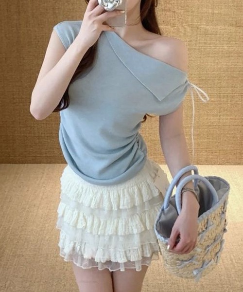 NANEA(ナネア)の「サイドギャザーワイドネックノースリーブニットトップス(Tシャツ/カットソー・レディース・ホワイト/サックスブルー/ブラック/イエロー・SMALL)」の5枚目の写真