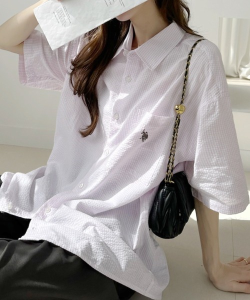 U.S. POLO ASSN.(ユーエスポロアッスン)の「【Ada.別注 U.S. POLO ASSN】オーバーサイズ シアサッカー チェック シャツ(シャツ/ブラウス・レディース・ライトブルー/グレー/ピンク・S/M)」の3枚目の写真