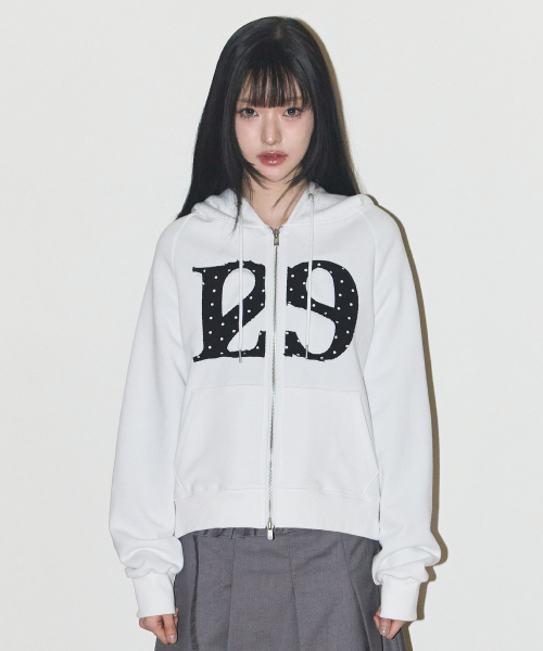 ILLIGO（イリゴ）の「129 ロゴパッチ フードパーカー ジップアップ ホワイトドット（パーカー・レディース・その他・SMALL/MEDIUM/LARGE）」の5枚目の写真