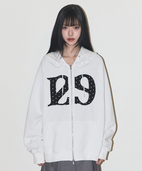 ILLIGO（イリゴ）の「129 ロゴパッチ フードパーカー ジップアップ ホワイトドット（パーカー・レディース・その他・SMALL/MEDIUM/LARGE）」の6枚目の写真