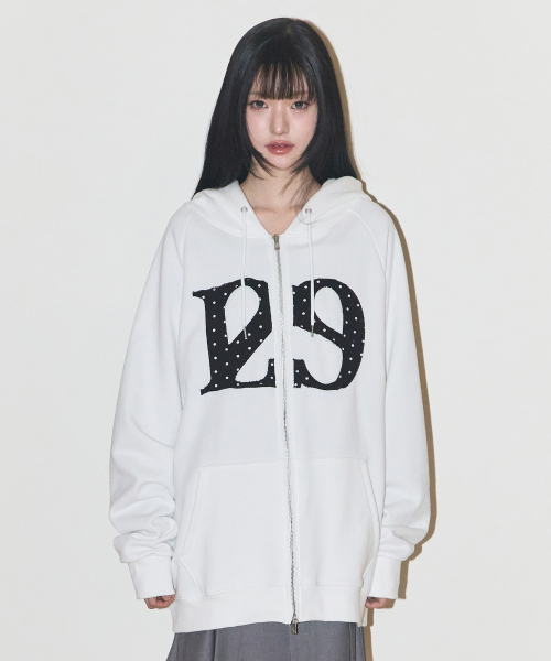 ILLIGO（イリゴ）の「129 ロゴパッチ フードパーカー ジップアップ ホワイトドット（パーカー・レディース・その他・SMALL/MEDIUM/LARGE）」の7枚目の写真