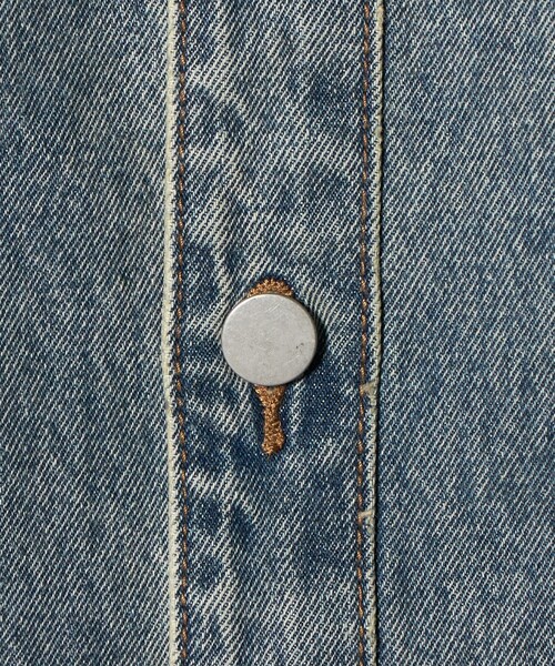 ATTISESSION（アティセッション）の「＜ATTISESSION＞ダーティ フィニッシュ デニム シャツ（シャツ/ブラウス・レディース・コバルトブルー・36/38）」の7枚目の写真
