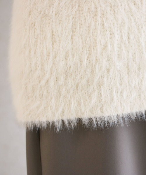 Social GIRL(ソーシャルガール)の「【Social GIRL】Vネック フェザーニット シャギーニット ベスト(ベスト・レディース・アイボリー/ブラック・FREE)」の14枚目の写真