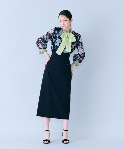 Audie a Muses（オーディアミューズ）の「フラワーパネルプリントブラウス（シャツ/ブラウス・レディース・ベージュ/ブラック・38/40/42）」の9枚目の写真
