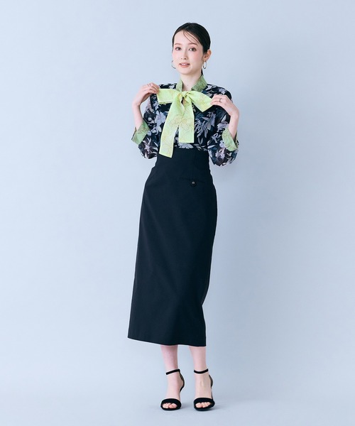 Audie a Muses（オーディアミューズ）の「フラワーパネルプリントブラウス（シャツ/ブラウス・レディース・ベージュ/ブラック・38/40/42）」の10枚目の写真