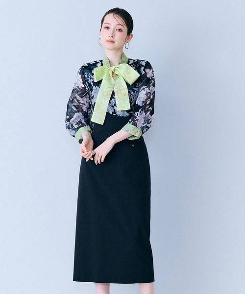 Audie a Muses（オーディアミューズ）の「フラワーパネルプリントブラウス（シャツ/ブラウス・レディース・ベージュ/ブラック・38/40/42）」の11枚目の写真