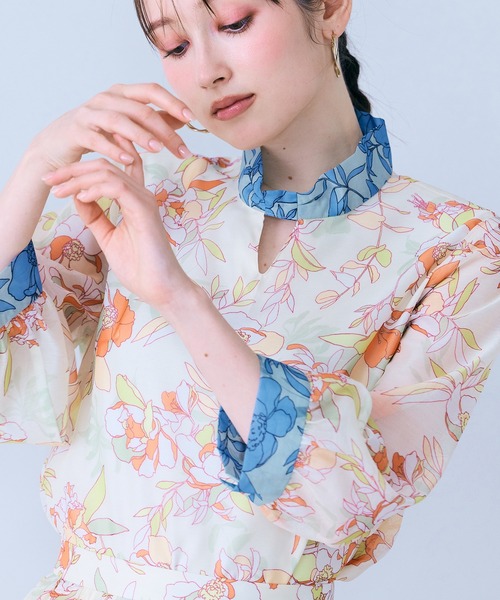 Audie a Muses（オーディアミューズ）の「フラワーパネルプリントブラウス（シャツ/ブラウス・レディース・ベージュ/ブラック・38/40/42）」の22枚目の写真