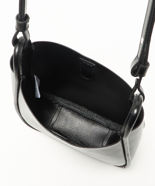 YAHKI(ヤーキ)の「<YAHKI> RND ONE HANDL(ショルダーバッグ・レディース・ブラック・FREE)」の11枚目の写真