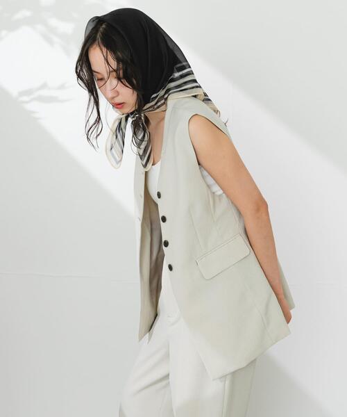 SENSE OF PLACE by URBAN RESEARCH(センスオブプレイスバイアーバンリサーチ)の「『UR TECH DRYLUXE』リネンライクジレ(ベスト・レディース・ライトベージュ/チャコールグレー・ONE)」の4枚目の写真