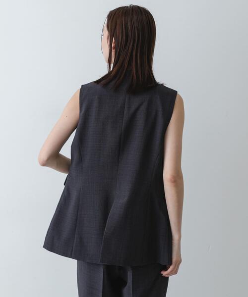SENSE OF PLACE by URBAN RESEARCH(センスオブプレイスバイアーバンリサーチ)の「『UR TECH DRYLUXE』リネンライクジレ(ベスト・レディース・ライトベージュ/チャコールグレー・ONE)」の20枚目の写真