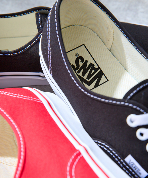 VANS（バンズ）の「VANS / ヴァンズ UA Authentic（スニーカー・メンズ・ブラック/レッド・26cm/28cm/27.5cm/27cm/26.5cm）」の11枚目の写真