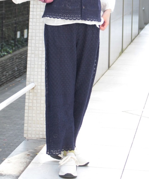 SUPER HAKKA(スーパーハッカ)の「パネルエンブロイダリーレースパンツ(裏地付き)(その他パンツ・レディース・ネイビー/マスタード・S/M)」の2枚目の写真