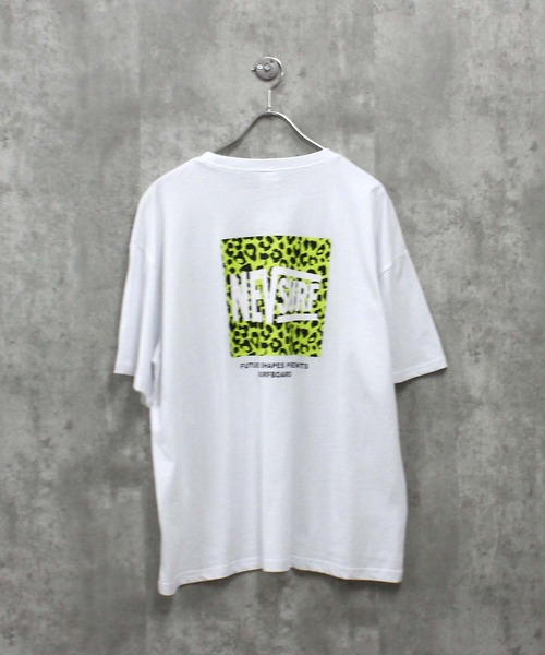 NEV(ネブ)の「NEV ゆるサイズ半袖T(N23-100)(Tシャツ/カットソー・メンズ・ネイビー/グリーン系その他/オフホワイト/ベージュ/ホワイト系その他2/ブラック系その他/オレンジ/ミント/ホワイト系その他7/ホワイト系その他6/グレー系その他/その他/ブラック系その他5/ブラック系その他3/ホワイト系その他4/ベージュ系その他/ホワイト系その他/ブラック系その他4/ホワイト系その他3/ブラック/ブルー系その他/グリーン系その他2/チャコールグレー・M/L/XL)」の7枚目の写真